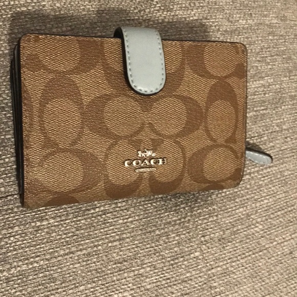 Coach - Picture 1 of 8